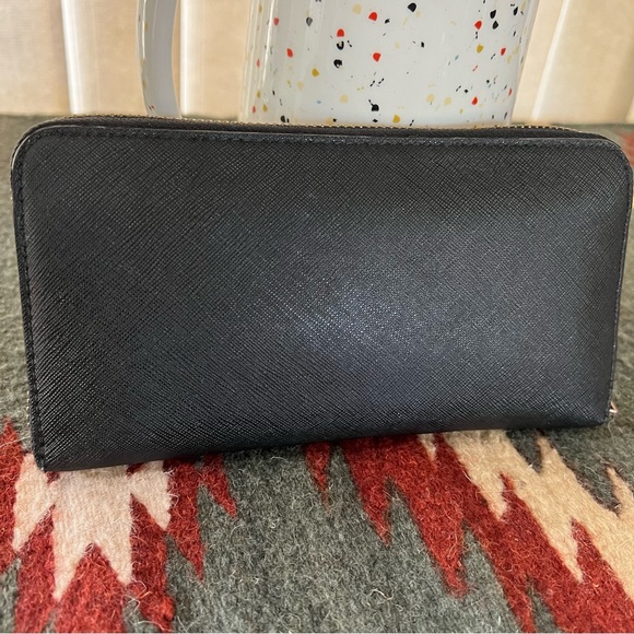 Tory Burch Robinson Black Saffiano Leather Continental Wallet $275 - Picture 3 of 9